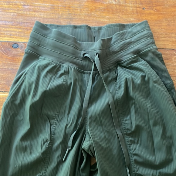 Lululemon Dance Studio Jogger Size 0 Army Green - Picture 2 of 5